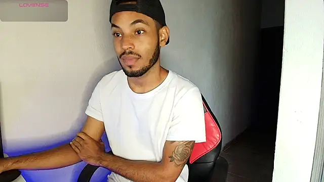 Snapshot of colinbrown chatting on 02-14-26, 12:27 colinbrown online show from 02-14-26, 12:27