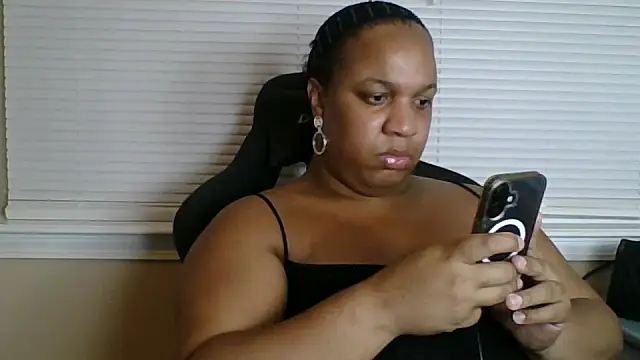 Badgirlbrittt online show from 09-25-25, 12:05