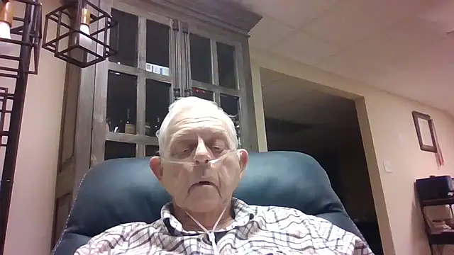 Snapshot of bootlegmanz chatting on 11-04-25, 01:26 bootlegmanz online show from 11-04-25, 01:26