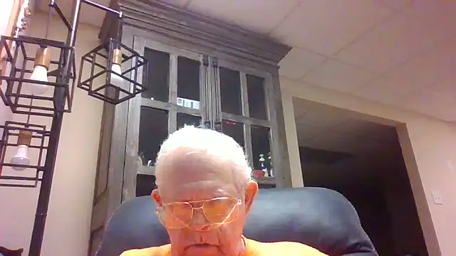 Snapshot of bootlegmanz chatting on 12-22-25, 09:26 bootlegmanz online show from 12-22-25, 09:26