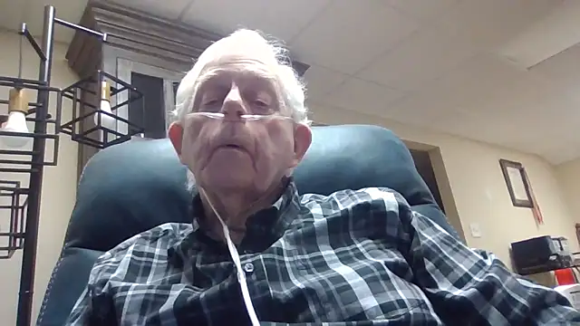 Snapshot of bootlegmanz chatting on 02-08-26, 03:10 bootlegmanz online show from 02-08-26, 03:10