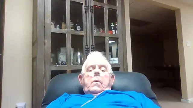 Snapshot of bootlegmanz chatting on 11-26-25, 04:12 bootlegmanz online show from 11-26-25, 04:12