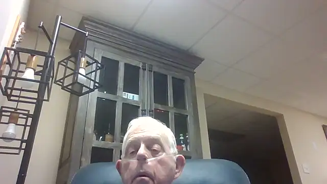 Snapshot of bootlegmanz chatting on 10-25-25, 08:31 bootlegmanz online show from 10-25-25, 08:31