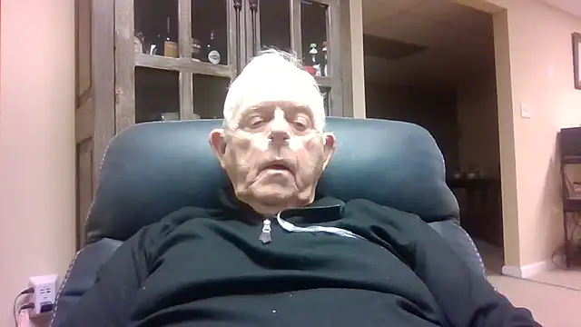 Snapshot of bootlegmanz chatting on 11-02-25, 02:44 bootlegmanz online show from 11-02-25, 02:44