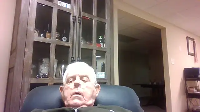 Snapshot of bootlegmanz chatting on 12-01-25, 05:14 bootlegmanz online show from 12-01-25, 05:14