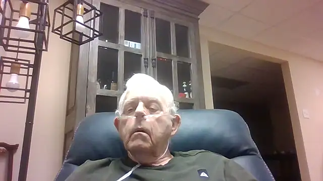 Snapshot of bootlegmanz chatting on 11-30-25, 04:52 bootlegmanz online show from 11-30-25, 04:52