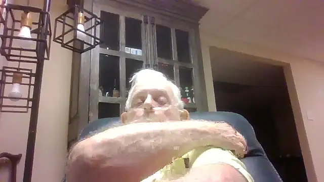 Snapshot of bootlegmanz chatting on 11-24-25, 07:14 bootlegmanz online show from 11-24-25, 07:14