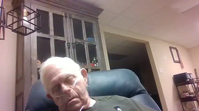 Snapshot of bootlegmanz chatting on 01-12-26, 04:47 bootlegmanz online show from 01-12-26, 04:47