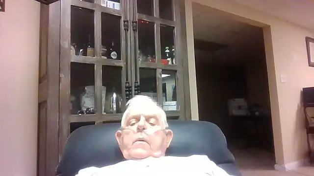 Snapshot of bootlegmanz chatting on 11-18-25, 03:04 bootlegmanz online show from 11-18-25, 03:04