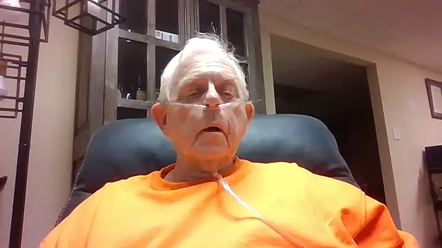 Snapshot of bootlegmanz chatting on 12-04-25, 02:27 bootlegmanz online show from 12-04-25, 02:27