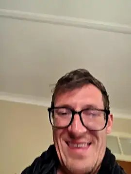 Snapshot of TheSouthernKing chatting on 10-12-25, 10:38 TheSouthernKing online show from 10-12-25, 10:38