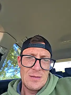 Snapshot of TheSouthernKing chatting on 09-15-25, 07:20 TheSouthernKing online show from 09-15-25, 07:20