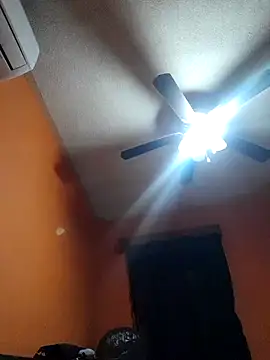 miicheele32 online show from 03-19-25, 08:01