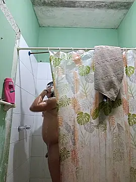 miicheele32 online show from 10-24-25, 06:56