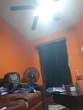 miicheele32 online show from 10-28-25, 03:18