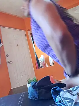 miicheele32 online show from 10-01-25, 08:02