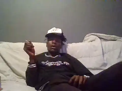 Snapshot of SmallGoodNutts chatting on 02-07-25, 04:48 SmallGoodNutts online show from 02-07-25, 04:48