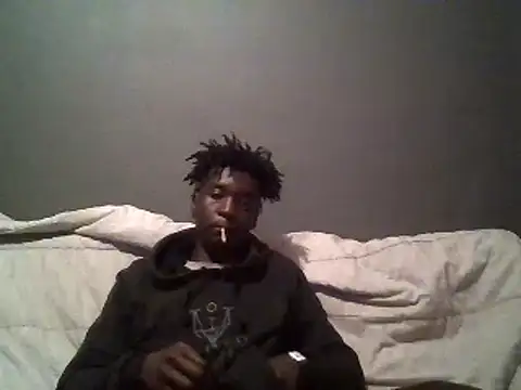 Snapshot of SmallGoodNutts chatting on 02-05-25, 05:42 SmallGoodNutts online show from 02-05-25, 05:42