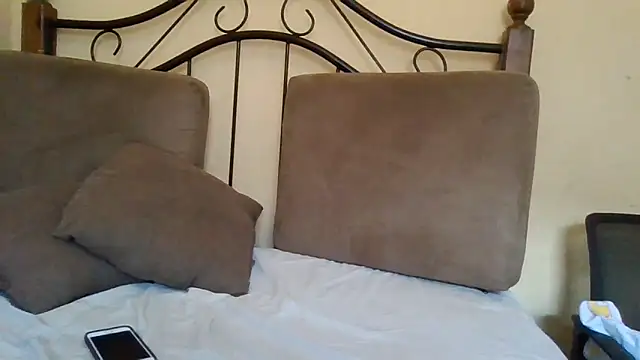 Snapshot of SmallGoodNutts chatting on 01-14-26, 11:47 SmallGoodNutts online show from 01-14-26, 11:47