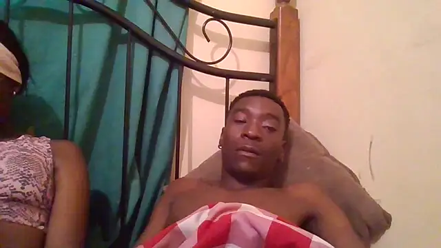 Snapshot of SmallGoodNutts chatting on 11-06-25, 05:33 SmallGoodNutts online show from 11-06-25, 05:33