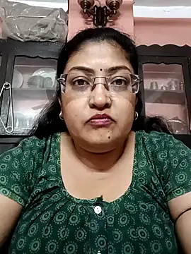 Snapshot of LAVERNIYA_ chatting on 01-12-25, 01:48 LAVERNIYA  online show from 01-12-25, 01:48