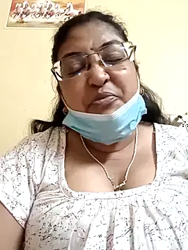 Snapshot of LAVERNIYA_ chatting on 02-28-25, 11:58 LAVERNIYA  online show from 02-28-25, 11:58