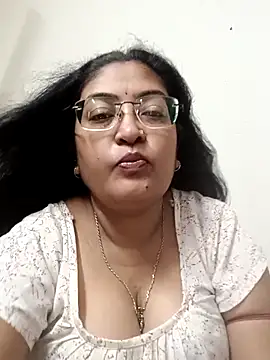 Snapshot of LAVERNIYA_ chatting on 09-19-25, 03:32 LAVERNIYA  online show from 09-19-25, 03:32