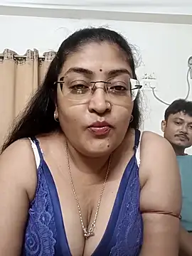Snapshot of LAVERNIYA_ chatting on 09-19-25, 07:18 LAVERNIYA  online show from 09-19-25, 07:18