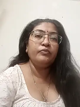 Snapshot of LAVERNIYA_ chatting on 10-15-25, 06:33 LAVERNIYA  online show from 10-15-25, 06:33