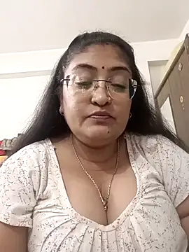 Snapshot of LAVERNIYA_ chatting on 10-14-25, 12:39 LAVERNIYA  online show from 10-14-25, 12:39