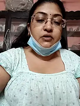 Snapshot of LAVERNIYA_ chatting on 01-11-25, 01:32 LAVERNIYA  online show from 01-11-25, 01:32