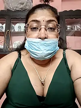 Snapshot of LAVERNIYA_ chatting on 02-12-25, 06:40 LAVERNIYA  online show from 02-12-25, 06:40