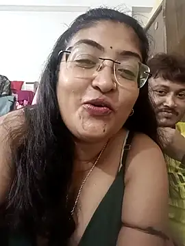 Snapshot of LAVERNIYA_ chatting on 10-10-25, 10:49 LAVERNIYA  online show from 10-10-25, 10:49