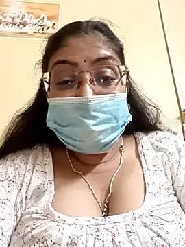 Snapshot of LAVERNIYA_ chatting on 03-03-25, 12:28 LAVERNIYA  online show from 03-03-25, 12:28