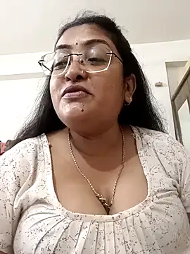 Snapshot of LAVERNIYA_ chatting on 09-26-25, 05:09 LAVERNIYA  online show from 09-26-25, 05:09