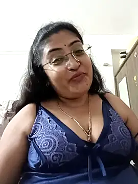 Snapshot of LAVERNIYA_ chatting on 09-13-25, 07:25 LAVERNIYA  online show from 09-13-25, 07:25