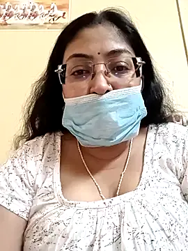 Snapshot of LAVERNIYA_ chatting on 02-08-25, 07:59 LAVERNIYA  online show from 02-08-25, 07:59