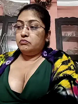 Snapshot of LAVERNIYA_ chatting on 01-11-25, 07:05 LAVERNIYA  online show from 01-11-25, 07:05