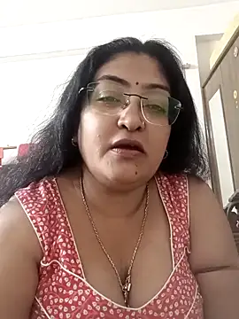 Snapshot of LAVERNIYA_ chatting on 09-24-25, 12:33 LAVERNIYA  online show from 09-24-25, 12:33
