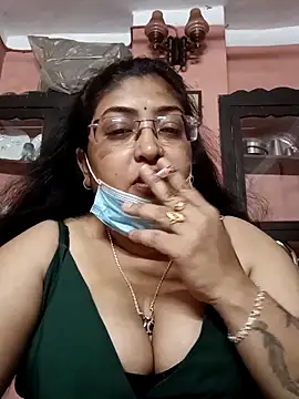 Snapshot of LAVERNIYA_ chatting on 03-11-25, 01:01 LAVERNIYA  online show from 03-11-25, 01:01