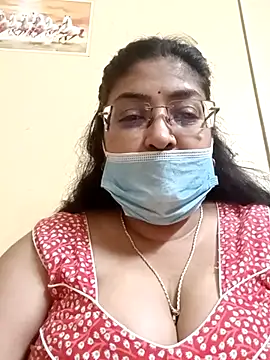 Snapshot of LAVERNIYA_ chatting on 03-02-25, 02:58 LAVERNIYA  online show from 03-02-25, 02:58