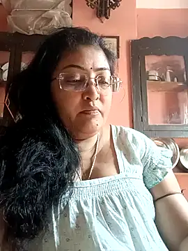 Snapshot of LAVERNIYA_ chatting on 02-14-25, 05:30 LAVERNIYA  online show from 02-14-25, 05:30