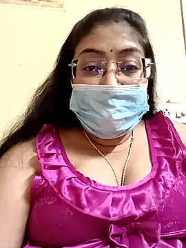 Snapshot of LAVERNIYA_ chatting on 02-16-25, 12:10 LAVERNIYA  online show from 02-16-25, 12:10