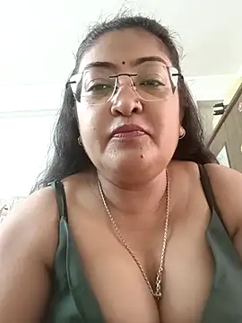 Snapshot of LAVERNIYA_ chatting on 09-10-25, 05:50 LAVERNIYA  online show from 09-10-25, 05:50