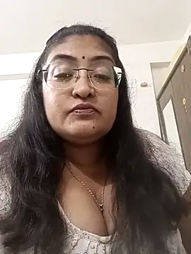 Snapshot of LAVERNIYA_ chatting on 10-14-25, 12:50 LAVERNIYA  online show from 10-14-25, 12:50