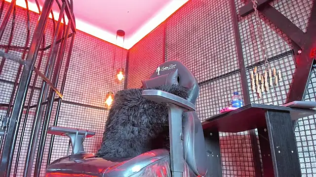 NAILAHARD online show from 11-18-25, 03:15