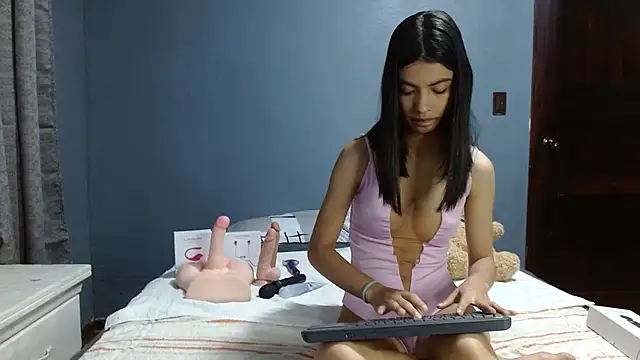 LiaOrtiz69 online show from 12-07-24, 12:14