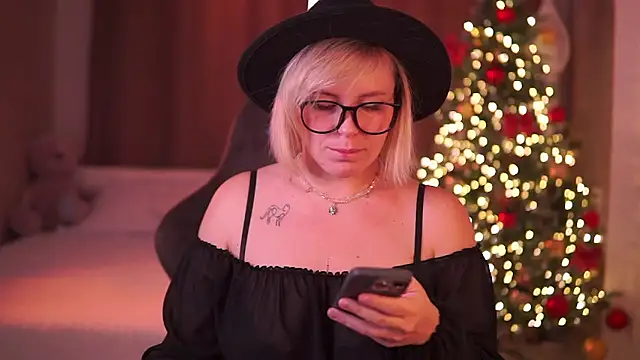 Charming Daphny online show from 12-20-25, 06:16