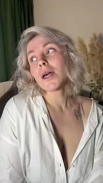 Charming Daphny online show from 05-17-26, 06:46