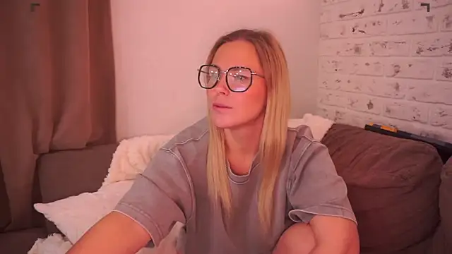 Charming Daphny online show from 03-18-25, 03:55